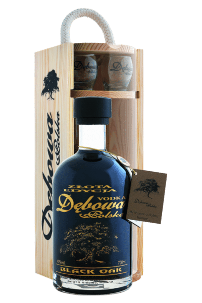 wódka dębowa black 0 7 w drewnianej skrzynce z kieliszkami z firmowym nadrukiem